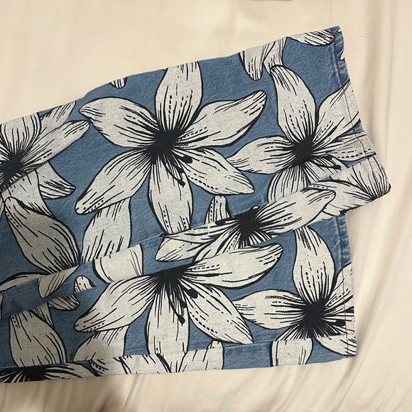 Levi X Farm Rio Ribcage Jeans - Picture 4 of 5